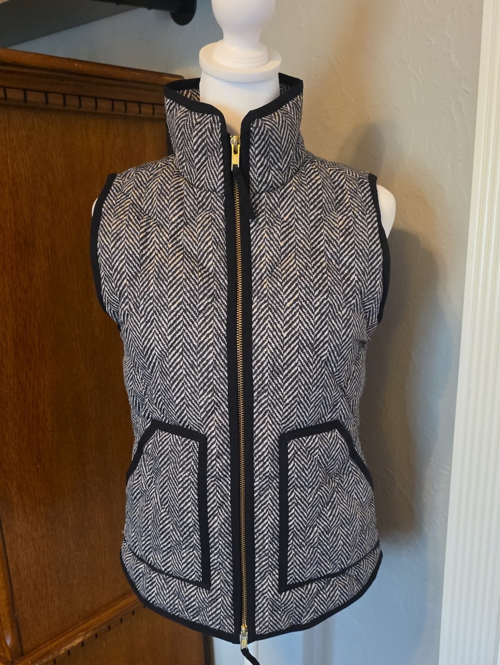 J. Crew Black & White Quilted Down Herringbone Vest, Women's XXS